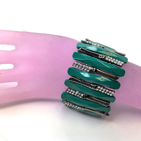Women's Green Stretch Cuff Bracelet - Picture 1 of 8